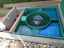 Dodaný filtračný systém kúpacieho jazierka - 4 komorový biologický filter s mechanickým predfiltrom.