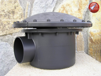 Bottom drain with aerated lid