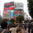 Hlavná križovatka pred Shibuya station.