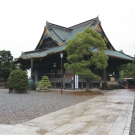 Jeden zo starších chrámov v parku.